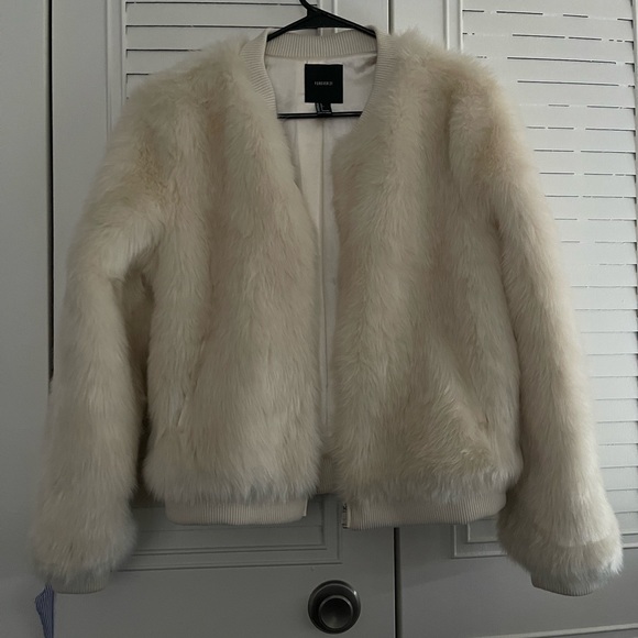 NWOT faux fur bomber - Picture 3 of 4